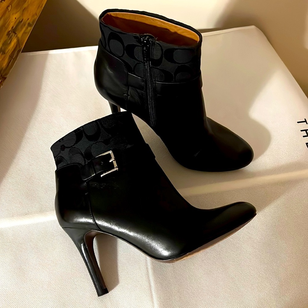 COACH. Black high heels bootie. Size 8.